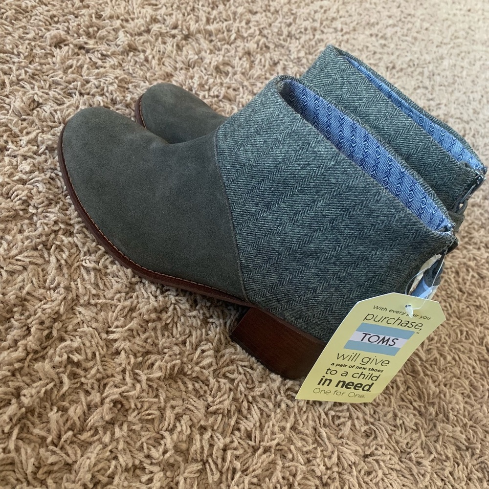 Toms Leila Olive 8.5
